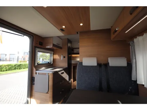 Weinsberg CaraSuite 650 MEG Camas individuales y cama elevable foto: 7