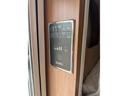 Hobby De Luxe 490 KMF Etagenbett sehr komplett Foto: 17