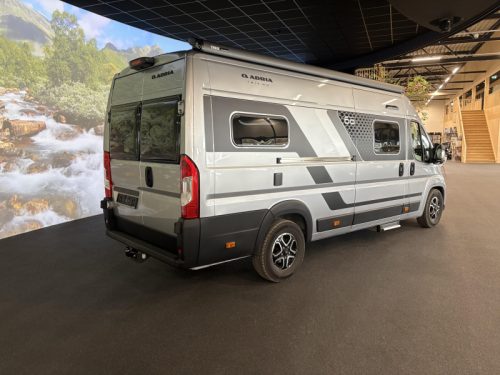 Adria Twin 640 SLB 60 Years / 180pk automaat foto: 3