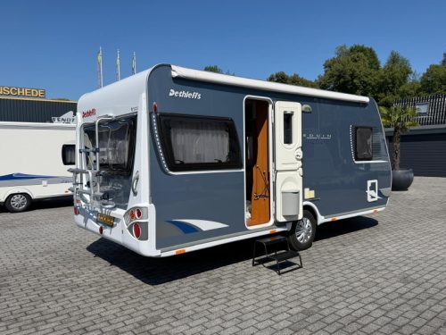 Dethleffs Beduin Emotion 485 DB avec auvent et Isabella VT photo : 2