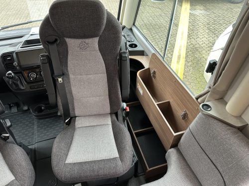 Knaus L!ve I 650 MEG AUTOMAAT 180PK  Foto: 16