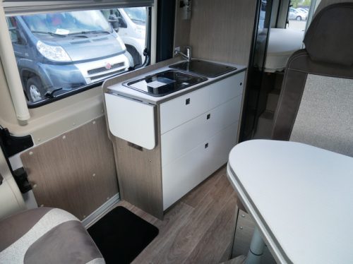 P&ouml;ssl Roadcruiser 640, Automatik, Hubdach, L&auml;ngsbetten Foto: 11