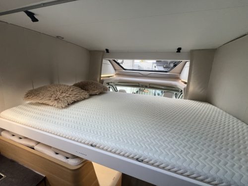 Adria Matrix 670SL SINGLE BEDS+POP-TOP ROOF SOLAR PANEL 4,805KM! photo: 3