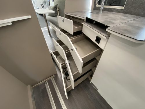 Frankia Yucon 7.0 Lounge Rundsitz V6 Autom. Foto: 12