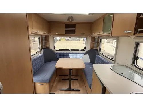 Knaus Sudwind 500 FU frans bed rondzit toilet  foto: 1
