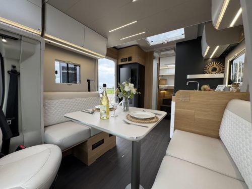 Adria Matrix Plus 670 DL Automaat Lithium Airco photo: 1