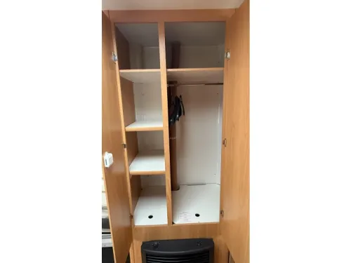 Chateau Calista 450 FHU French bed dinette toilet photo: 10
