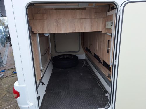 Eura Mobil Profila RS 720 QB FIXED BED+POP-TOP ROOF  photo: 8