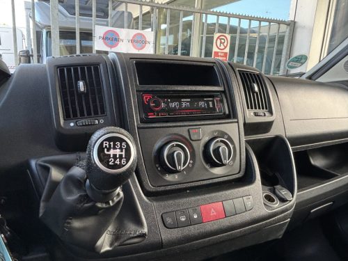 Adria Twin 600 SPT TRANSVERSE BED TOW BAR SOLAR PANEL EURO6 photo: 14
