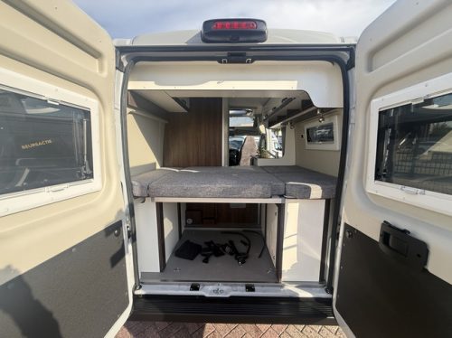 P&ouml;ssl Summit Prime 540 skyroof 9 speed automatic Euro 6 transverse bed navi camera remis plisse flyscreen bicycle rack alloy wheels climate ctr cruise ctr photo: 5