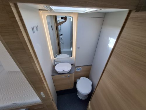 Adria Coral Select 670 DL '27 180hp auto full digi photo: 16