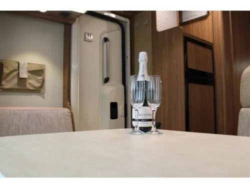 Carado T 449 Queensbed Pop-top roof  photo: 17