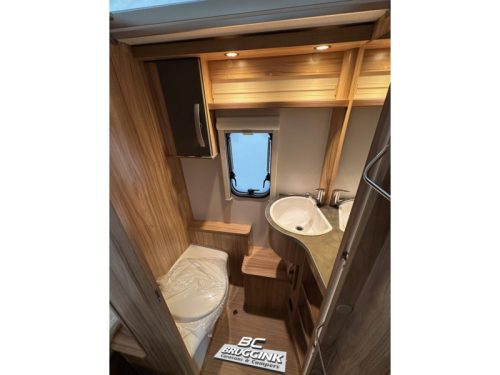 Eriba Feeling 425 Transverse bed Floor heating Mover photo: 9