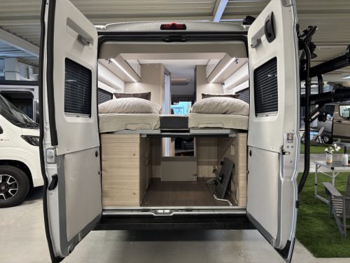 Adria Twin 640 SLB ENKELE BEDDEN 9-TRAPS AUTOMAAT 160PK foto: 20