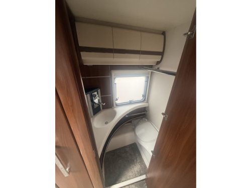 Fendt BRILLANT 650 in new condition Queen bed awning Thule mover Truma xt screen door leather TV roof air conditioning Truma large roof hatch oven xxl refrigerator photo: 18