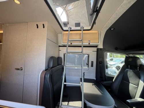 Hymer Grand Canyon S 4X4 190HP Leather Pop-top roof Delta Towbar Awning photo: 22