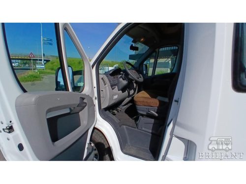 Chausson FLASH 16 ... 2011 transverse bed/bunk bed photo: 6