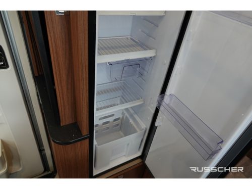 Hymer BMC I 680 | 170Pk Automatique. | Syst&egrave;me de mise &agrave; niveau | Maxxfan | Climatisation de toit | Batterie lithium photo : 18