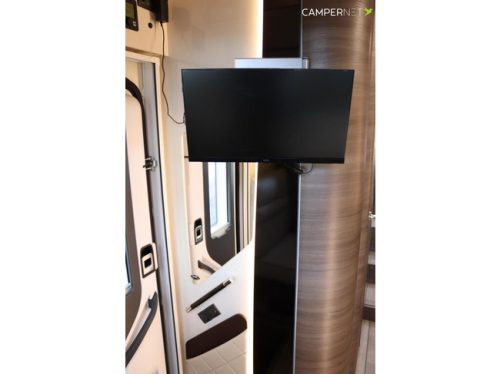 Mc Louis MC4 865 140pk Automaat | Levelsysteem | 5 Zitplaatsen | Dak airco | Hefbed | Luifel | Construct slot | Zonnepaneel | Fietsendrag foto: 12