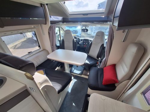 Challenger 288 EB ruim queensbed  foto: 8