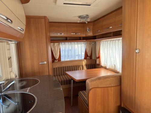 Hobby Excellent 400 SF Mover/Unico awning photo: 8
