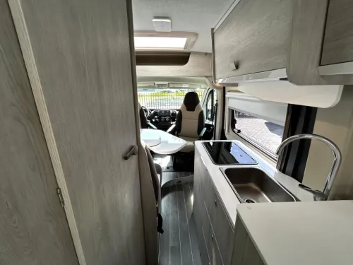 Roller Team Livingstone 2 600 Transverse bed/2022/Euro-6/VAT! photo: 7