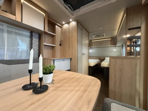 Knaus Sport 460 EU single beds / dinette photo: 18