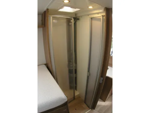 Dethleffs Trend T 7057 EB Einzelbetten, Hubbett. Foto: 15