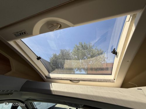 Chausson 617 GA Single beds + Pop-top roof! photo: 12