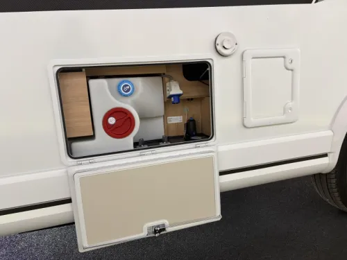 Knaus L!ve Ti 650 MEG Platinum / low beds photo: 15