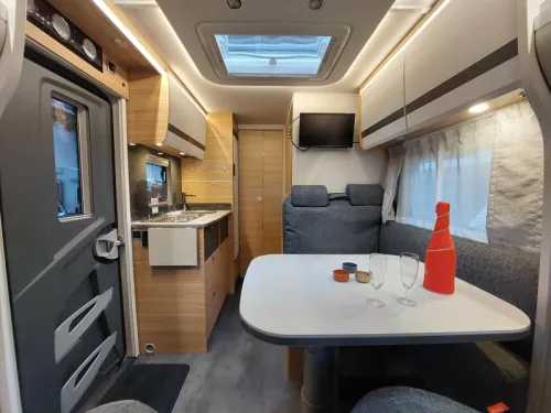 Dethleffs Globebus T 6 GT Automaat/camas individuales/Tv foto: 8