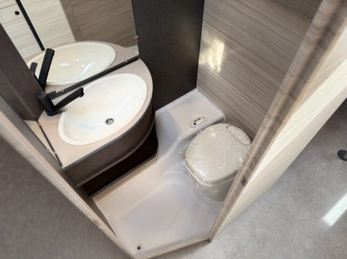 Dethleffs C-Joy 460 LE Active Foto: 12