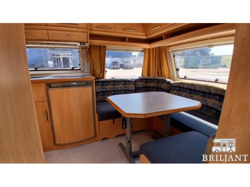 Fendt Saphir 470 caravan.. French bed/round seating photo: 4