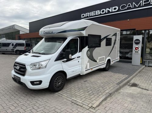 Chausson 640 Titanium Premium 170HP Automatic Lift Bed Solar Panel Very Spacious photo: 4