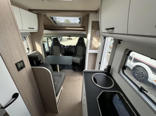 B&uuml;rstner Lyseo Time T Skyline 690 G 2 APARTE BEDDEN-AUTOMAAT foto: 2