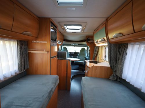 Hymer Tramp 676 GT low single beds photo: 3