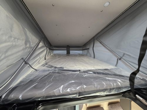 Weinsberg CaraBus 600 ME enkele bedden 4 persoons  foto: 12