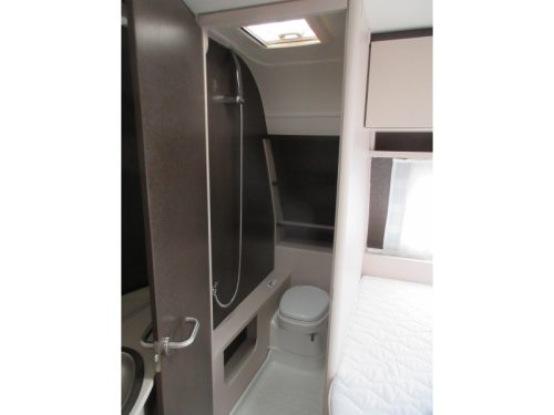 Dethleffs C'Go 495 FR WITH MOVER AND THULE AWNING photo: 13