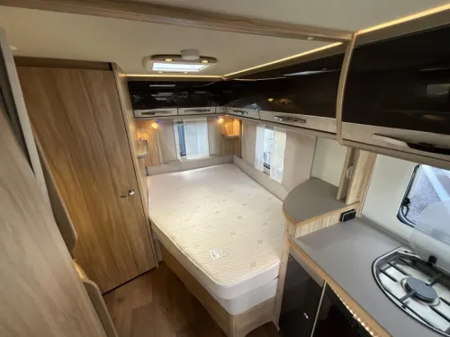 Eriba Nova GL - 60 edition 465 NEAT-MOVER-AWNING photo: 4