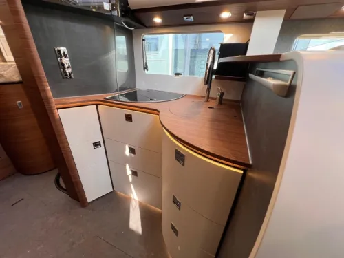 Carthago Chic C-Line I 4.9 LE MERCEDES/OVERHEAD CUPBOARDS  photo: 5