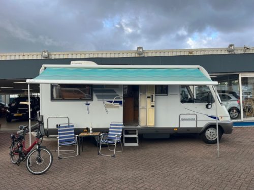 Hymer Bc 655 Cl. Dachklimaanlage Solaranlage Hubbett Fahrradtr&auml;ger 7 Personen 4 Schlafpl&auml;tze Wohnmobil Foto: 5