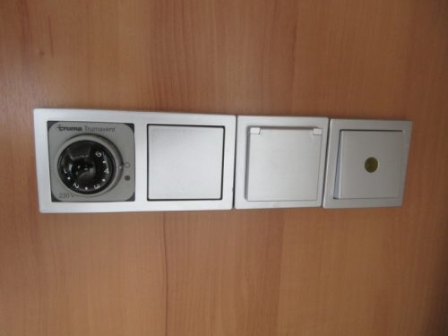 Eriba Feeling 470 SINGLE BEDS AND MOVER photo: 21