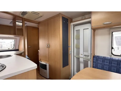 Knaus Sudwind 500 FU franz&ouml;sisches Bett Rundsitzgruppe Toilette Foto: 8