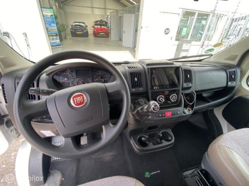 CAPRON A361 Family Motorhome 6 berths photo: 5