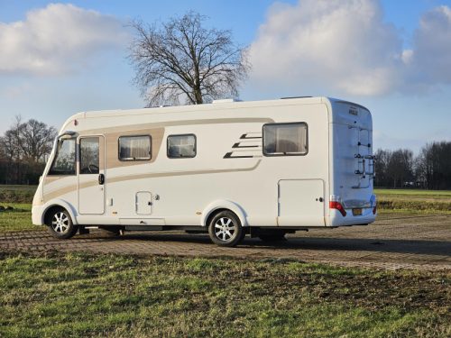 Hymer B678 Premium Line single beds photo: 2