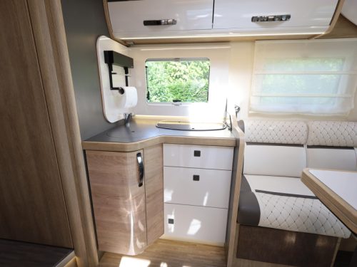 Mobilvetta Kea 86 I roof air conditioning | single beds photo: 6