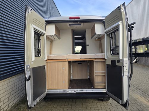 Sunlight CLIFF 600 EURO 6 ONLY 35,011 KM !! SOLAR PANEL LITHIUM AIR SUSPENSION TRANSVERSE BED SWIVEL SEATS photo: 4