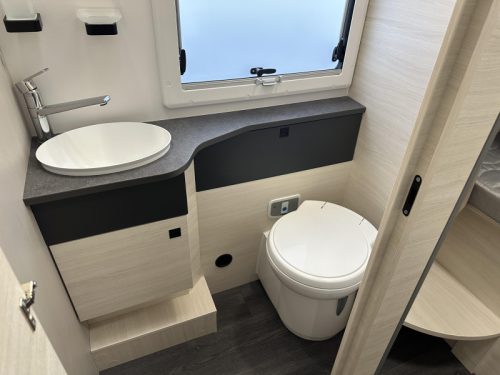 Challenger Graphite Ultimate 380 ( Chausson 720 ), 5 berths. photo: 17