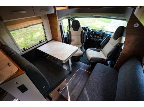 Knaus LIVE WAVE 650 MF photo : 10