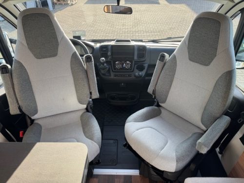 Weinsberg CaraSuite 700 MEG 2x airco 4 pers photo: 7
